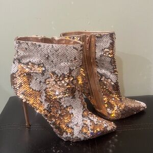 Olivia Jaymes Gold and White Heeled Boots